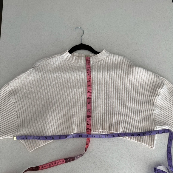 Zara Knit Cropped Sweater in Cream - Picture 5 of 6